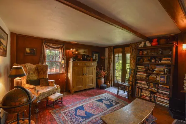 $1,195,000 | 162 Route 6A, Yarmouth Port, MA 02675