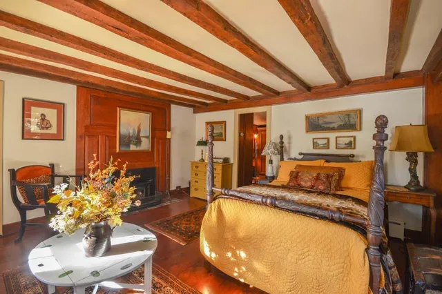 $1,195,000 | 162 Route 6A, Yarmouth Port, MA 02675