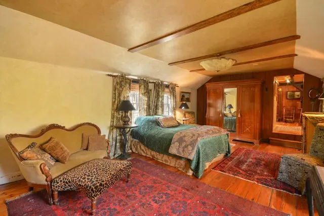 $1,195,000 | 162 Route 6A, Yarmouth Port, MA 02675