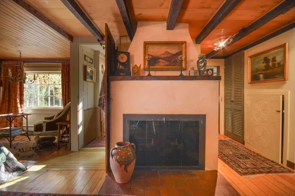 $1,195,000 | 162 Route 6A, Yarmouth Port, MA 02675