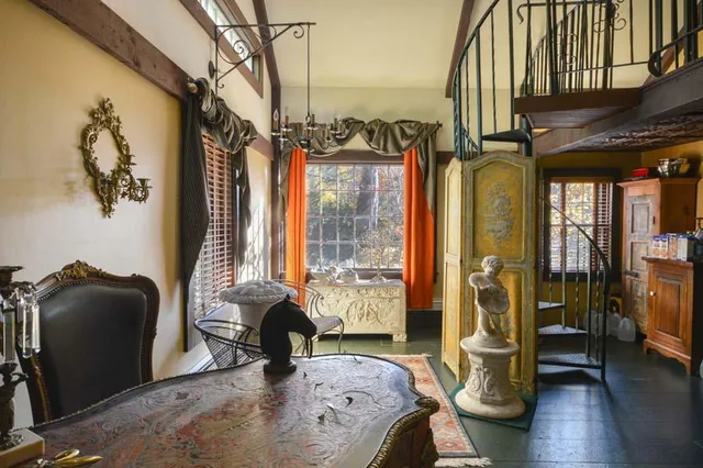 $1,195,000 | 162 Route 6A, Yarmouth Port, MA 02675