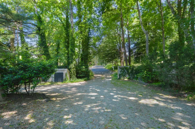 $1,195,000 | 162 Route 6A, Yarmouth Port, MA 02675