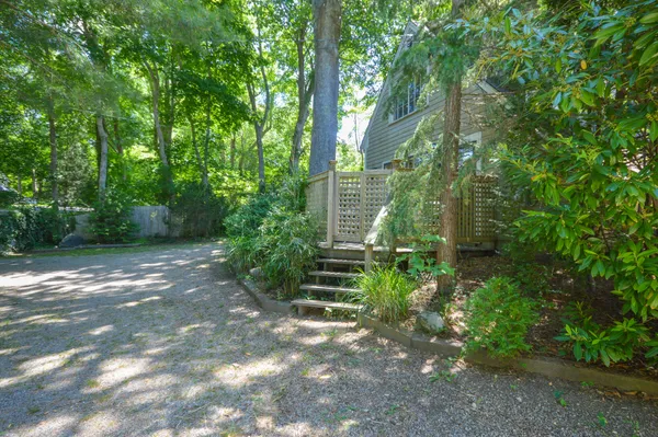 $1,195,000 | 162 Route 6A, Yarmouth Port, MA 02675