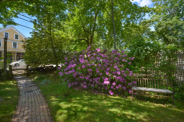 $1,195,000 | 162 Route 6A, Yarmouth Port, MA 02675