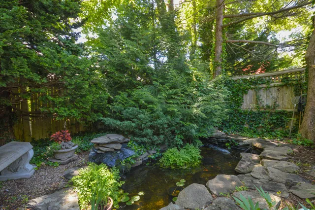 $1,195,000 | 162 Route 6A, Yarmouth Port, MA 02675