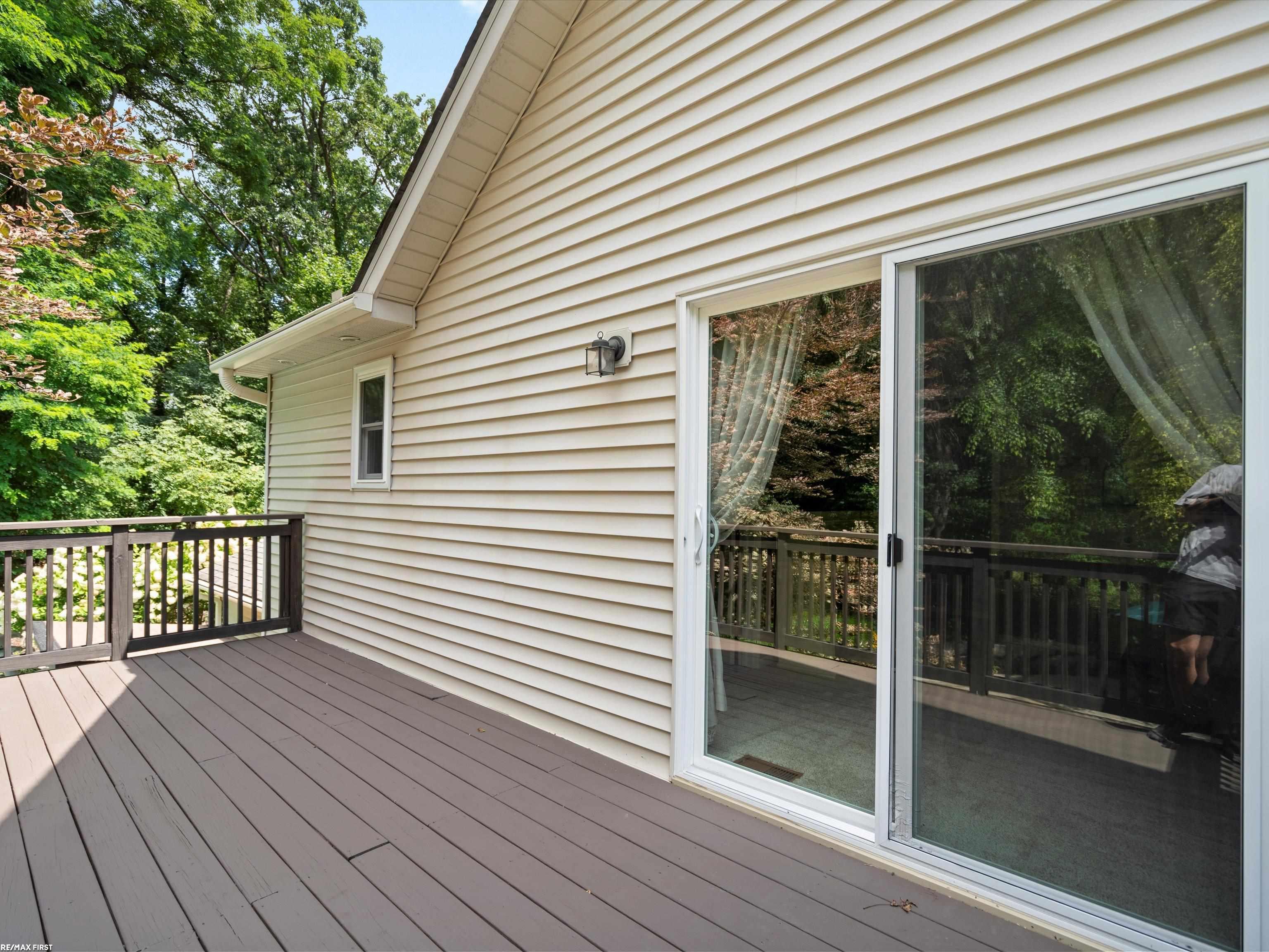 4815 Cuthbert Road White Lake, MI 48383 - Photo 14 of 66 50152081-0e4c99aa-8580-4959-bd24-ce4c2a74d90a.JPG