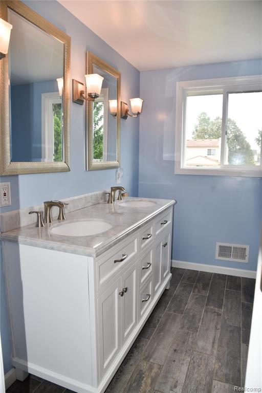 737 Dressler Lane Rochester Hills, MI 48307 - Photo 10 of 15