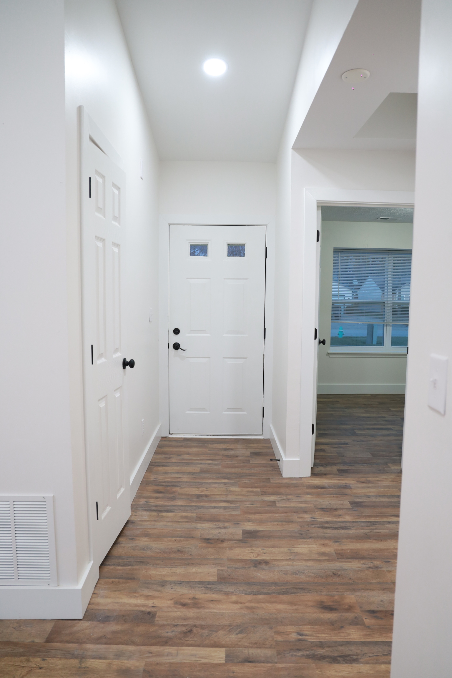 5153 Milhouse Road Indianapolis, IN 46221 - Photo 3 of 29