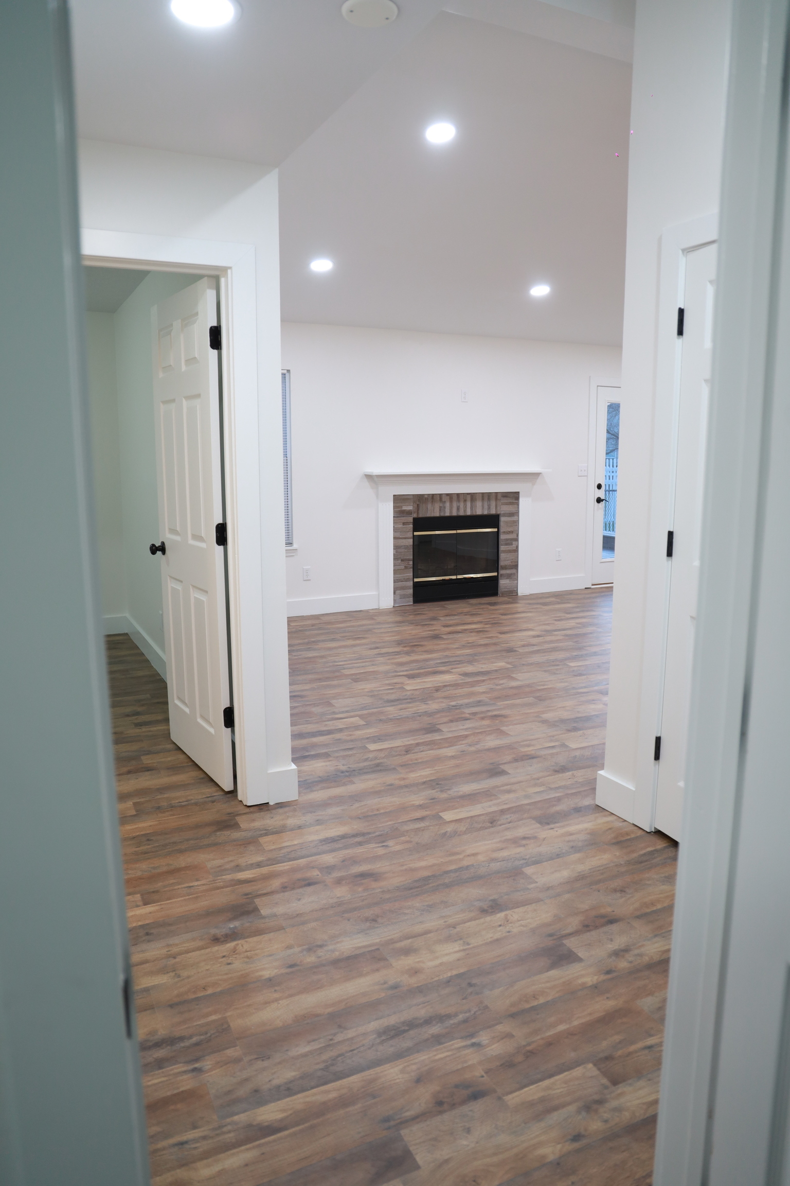 5153 Milhouse Road Indianapolis, IN 46221 - Photo 4 of 29