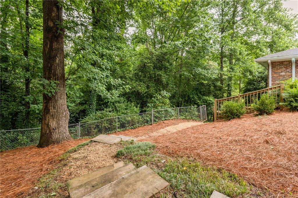 2671 Tanglewood Road Decatur, GA 30033 - Photo 29 of 35
