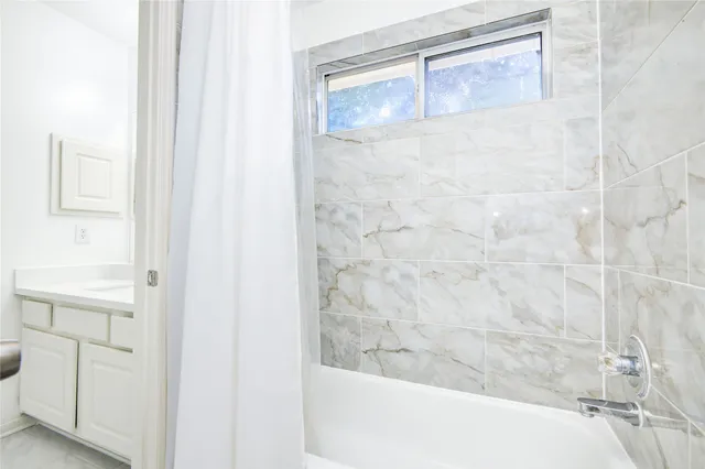 $519,900 | 14411 Chartley Falls Drive, Houston, TX 77044