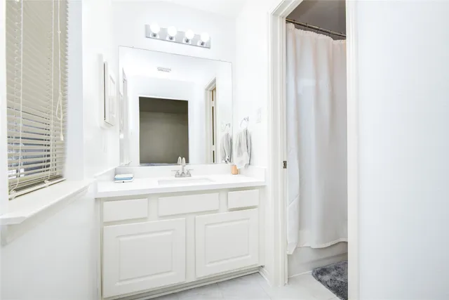 $519,900 | 14411 Chartley Falls Drive, Houston, TX 77044