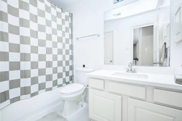 $519,900 | 14411 Chartley Falls Drive, Houston, TX 77044