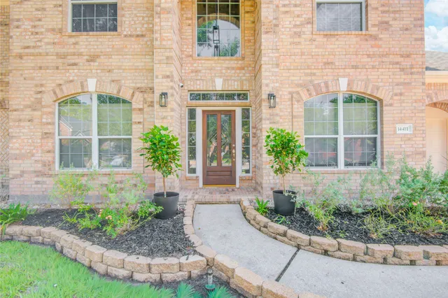 $519,900 | 14411 Chartley Falls Drive, Houston, TX 77044