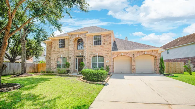 $519,900 | 14411 Chartley Falls Drive, Houston, TX 77044