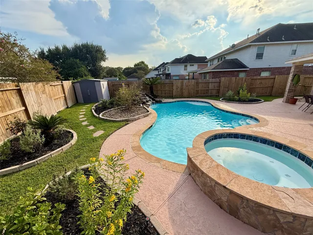 $519,900 | 14411 Chartley Falls Drive, Houston, TX 77044