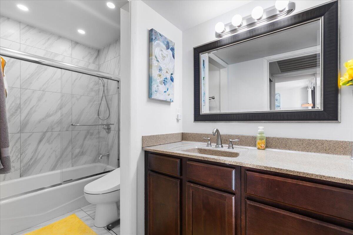 2350 Good Hope Road, Unit 156 Glendale, WI 53209 - Photo 12 of 18 20-Good Hope Rd-20