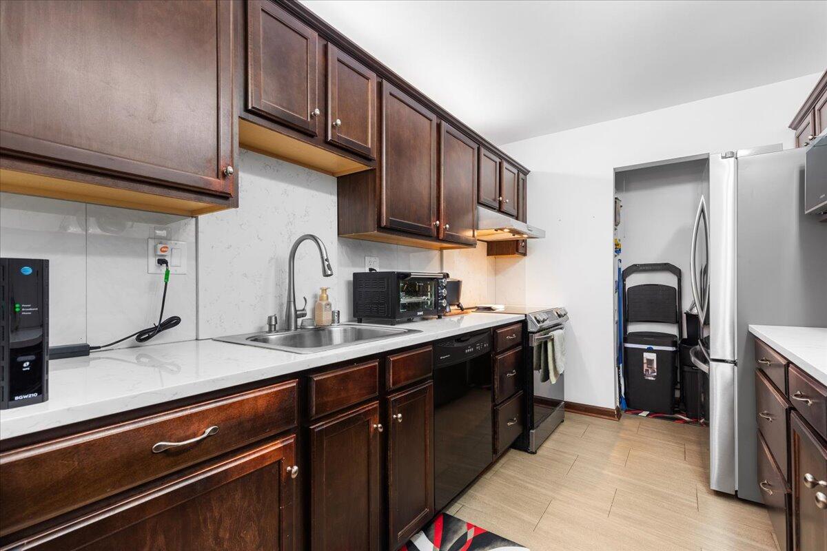 2350 Good Hope Road, Unit 156 Glendale, WI 53209 - Photo 7 of 18 12-Good Hope Rd-12