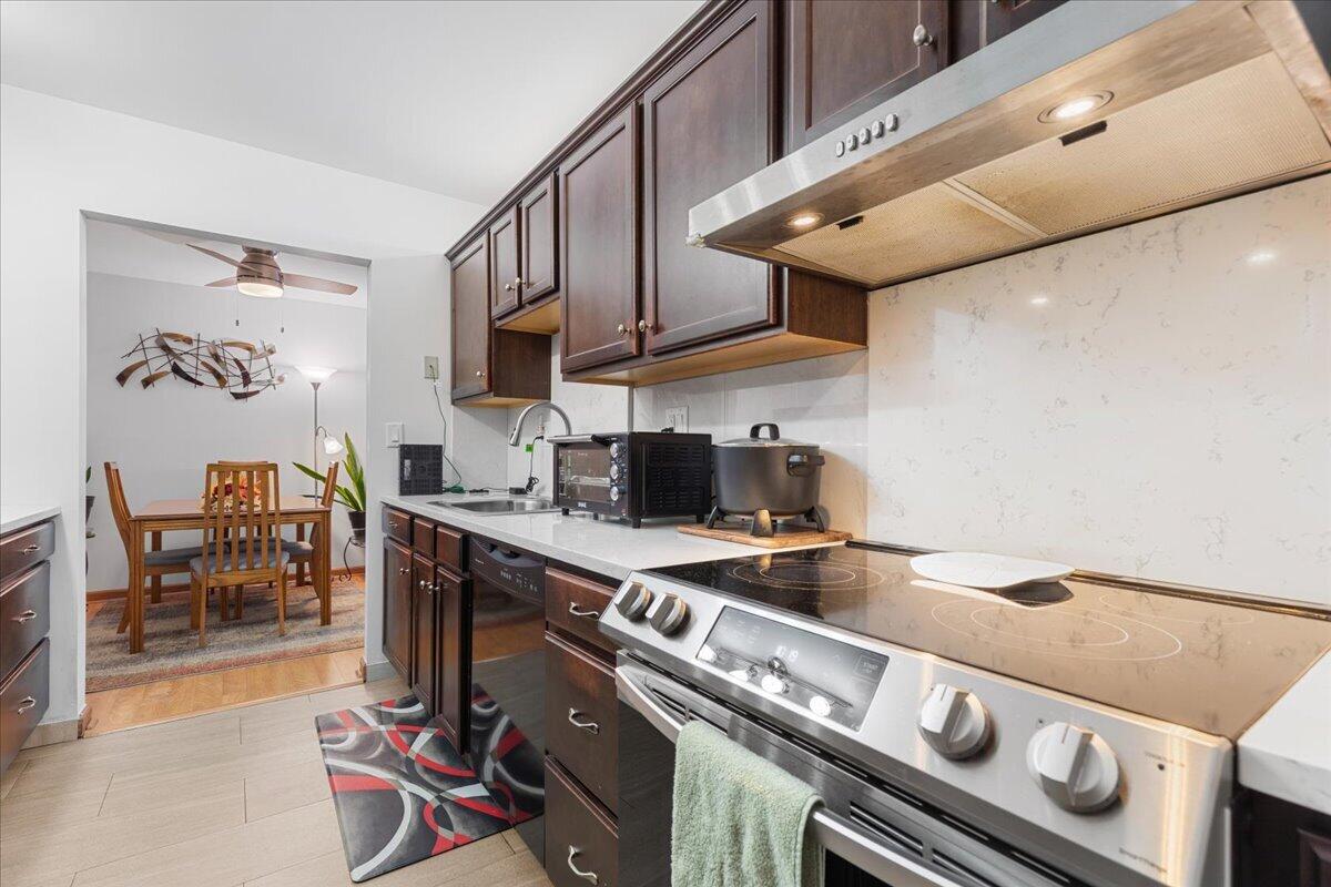 2350 Good Hope Road, Unit 156 Glendale, WI 53209 - Photo 9 of 18 15-Good Hope Rd-15