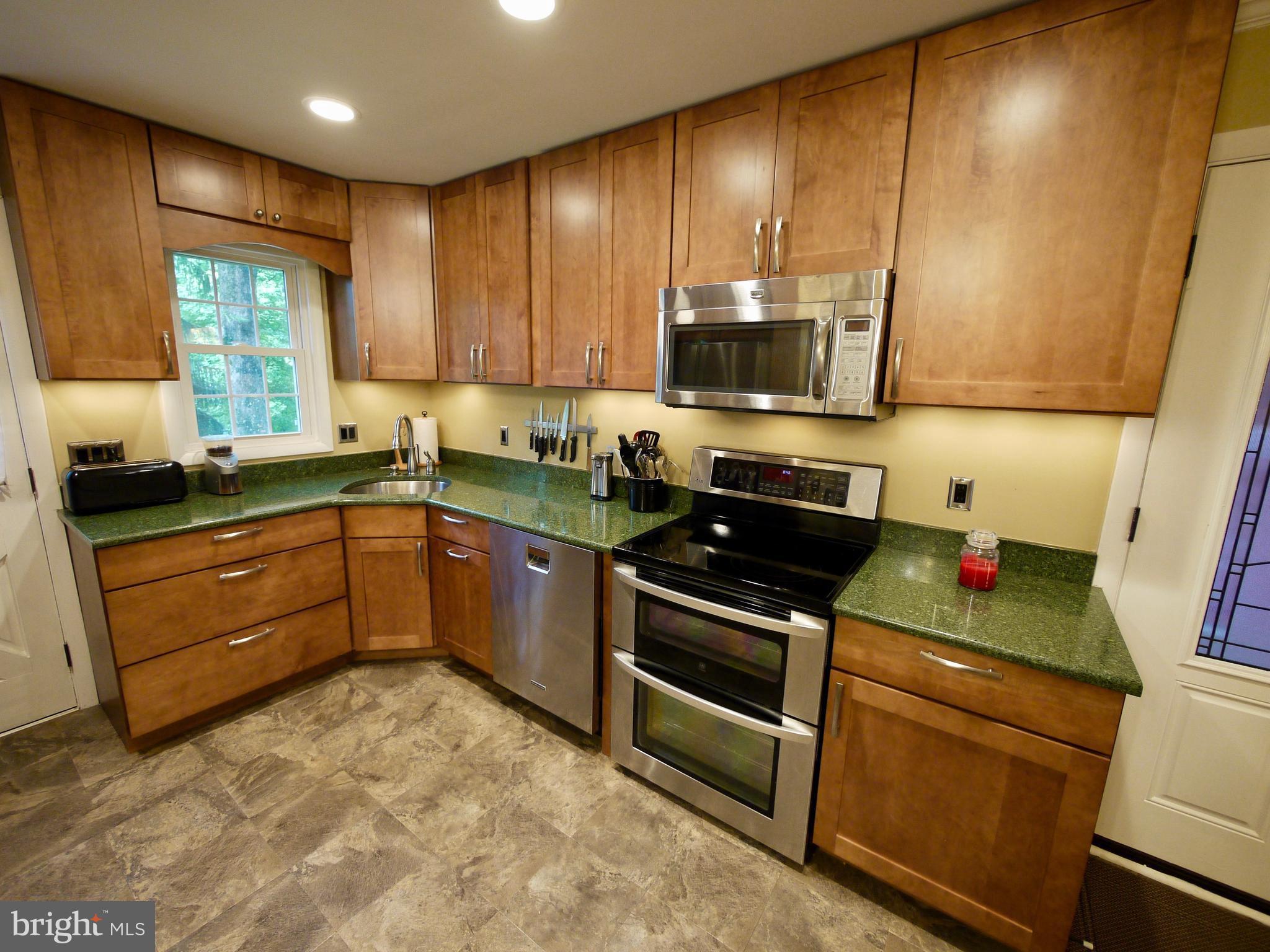2914 Timber Ridge Drive Mount Airy, MD 21771 - Photo 4 of 30 Kitchen w/Silestone Counter & Stainless Steel