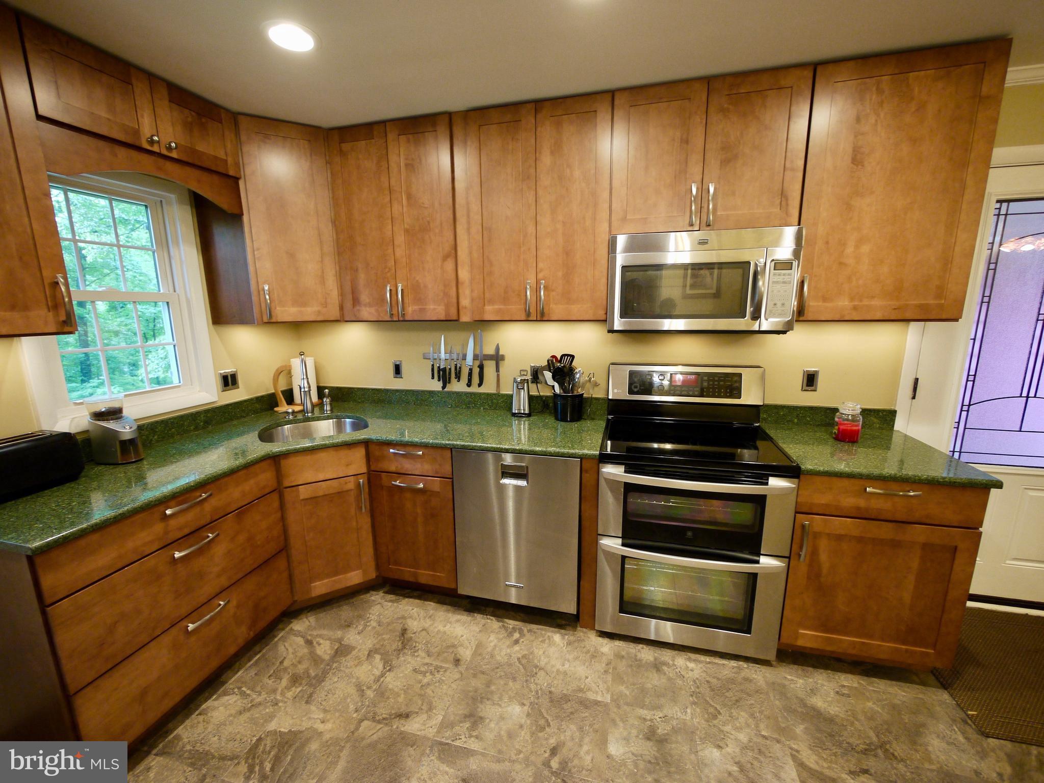 2914 Timber Ridge Drive Mount Airy, MD 21771 - Photo 6 of 30 Kitchen with Built-in Microwave