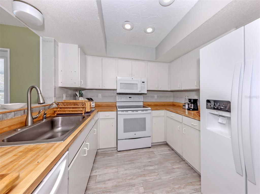 1191 Southland Road Venice, FL 34293 - Photo 27 of 35 Gallery Image 27