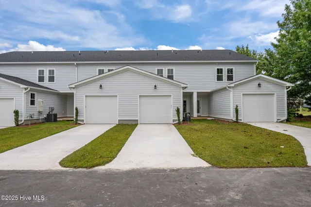 $414,900 | 3903 Harkers Way, New Bern, NC 28562