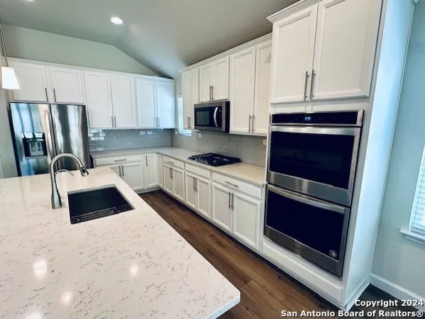 $2,695 | 7639 Cottonwood Ridge, Boerne, TX 78015