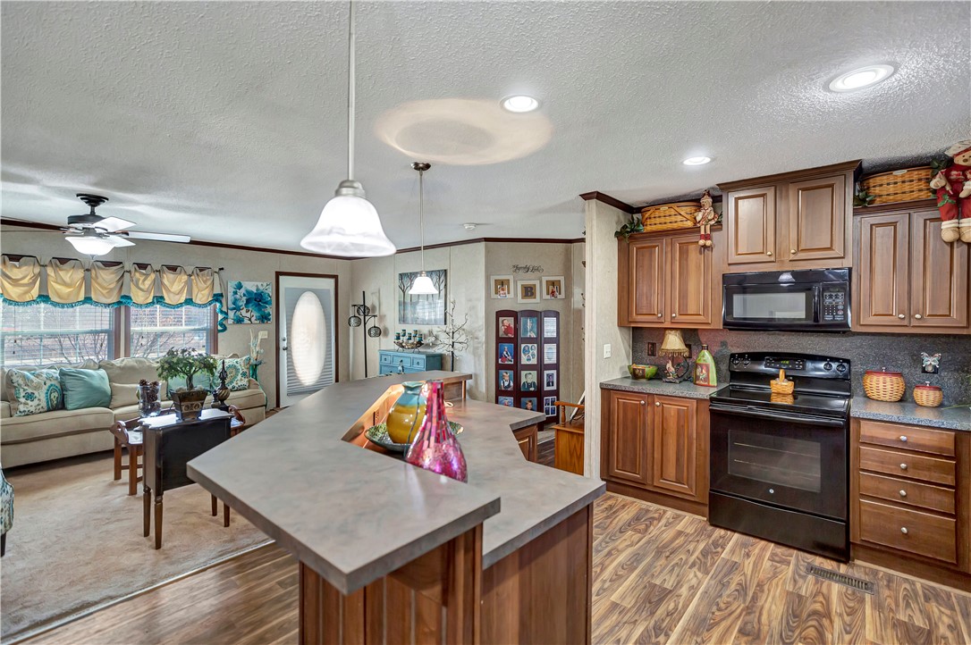 152 Lesley Road Pelzer, SC 29669 - Photo 16 of 31