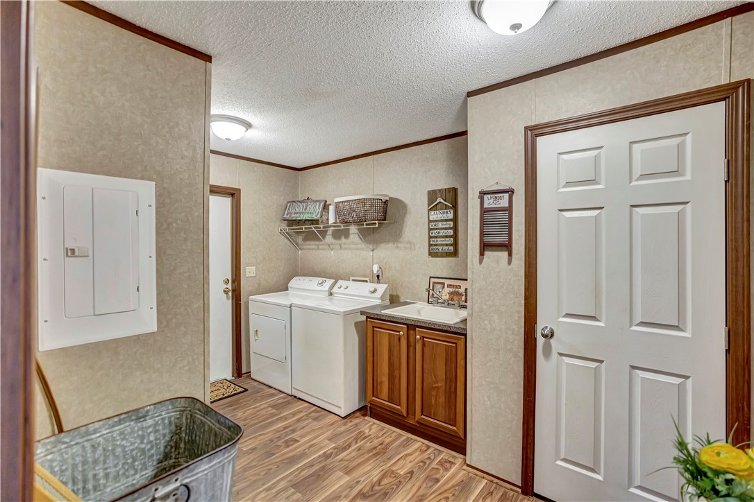 152 Lesley Road Pelzer, SC 29669 - Photo 3 of 31