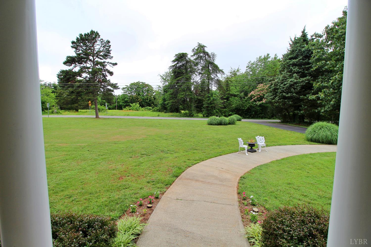 1538 Redfields Road Appomattox, VA 24522 - Photo 53 of 60 a view of a golf course with a garden