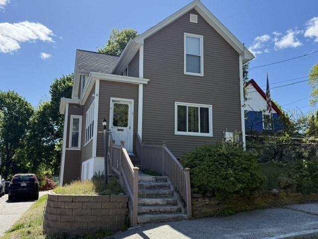 11 Wayne Street Worcester, MA 01603 - Photo 3 of 30