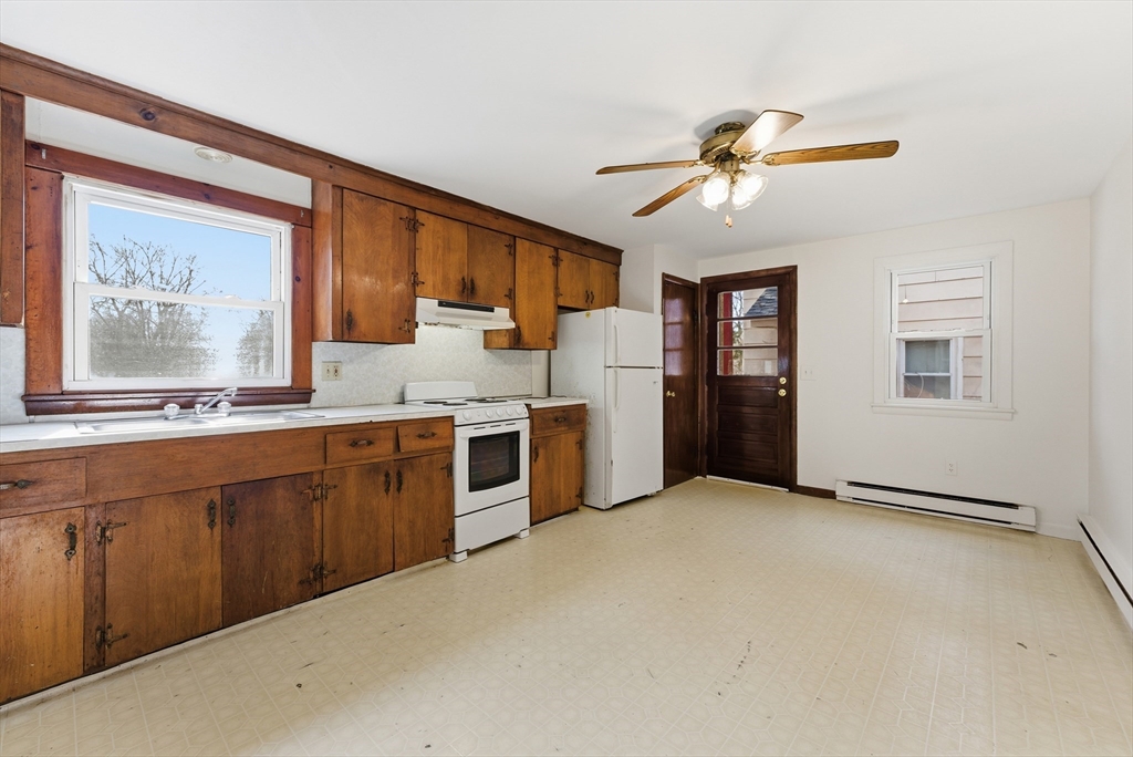 13-15 Decatur Street Springfield, MA 01151 - Photo 18 of 42