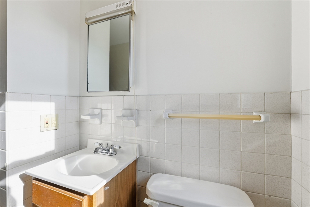 13-15 Decatur Street Springfield, MA 01151 - Photo 21 of 42