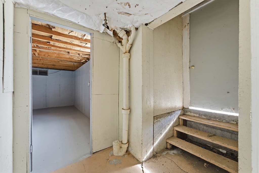 13-15 Decatur Street Springfield, MA 01151 - Photo 34 of 42