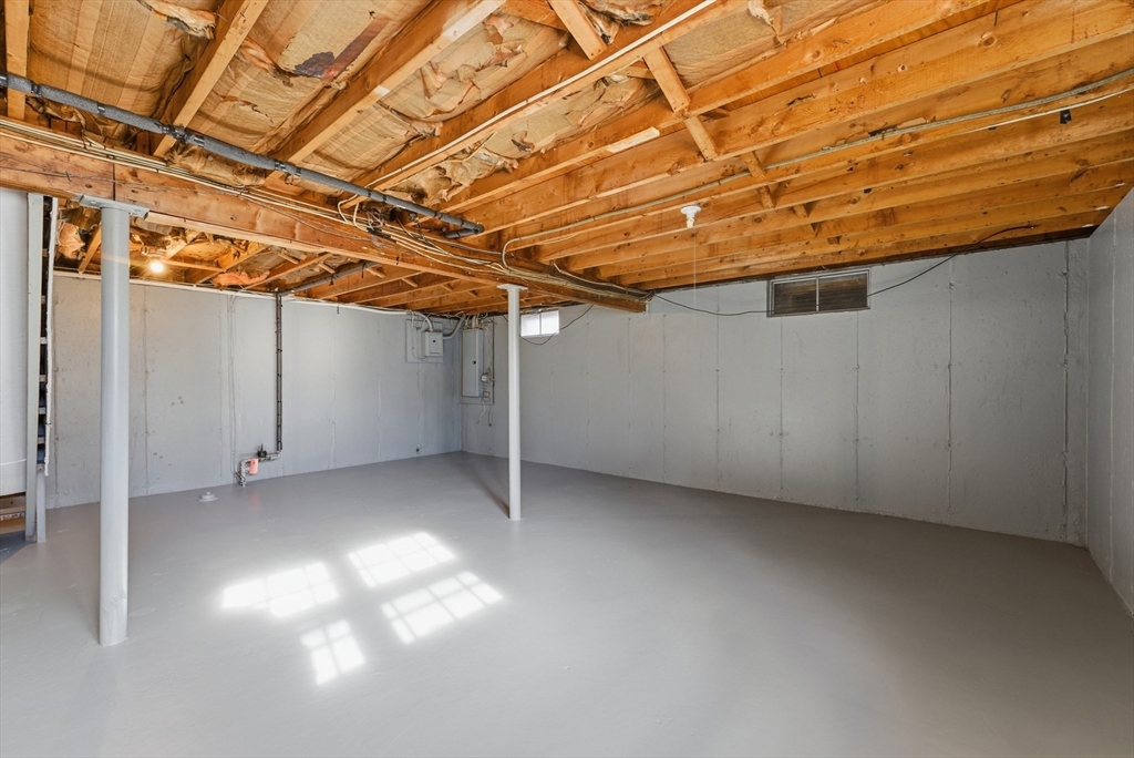 13-15 Decatur Street Springfield, MA 01151 - Photo 35 of 42