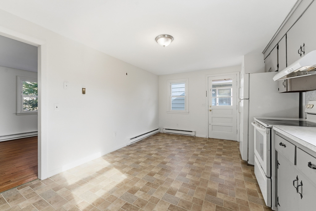 13-15 Decatur Street Springfield, MA 01151 - Photo 8 of 42