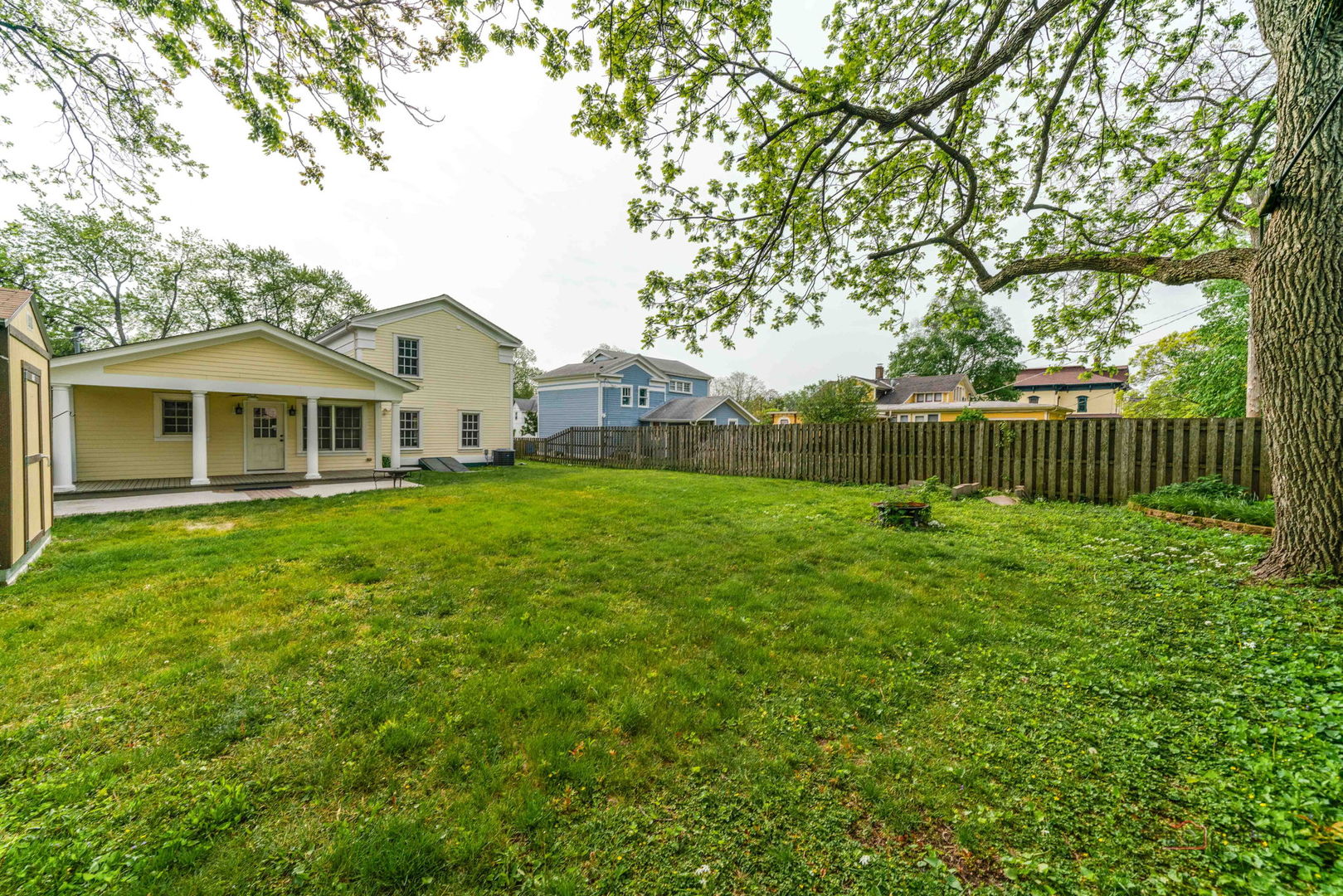 430 North Sheridan Road Waukegan, IL 60085 - Photo 38 of 44