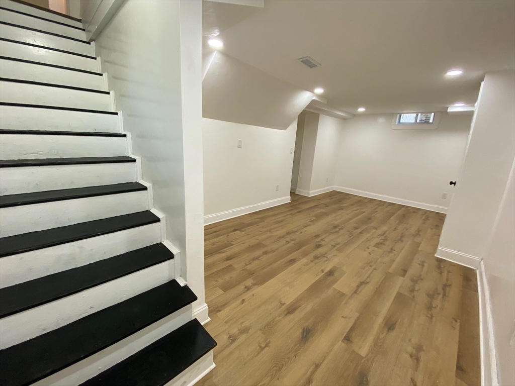 31 Freeman Terrace Springfield, MA 01104 - Photo 19 of 28 a view of entryway