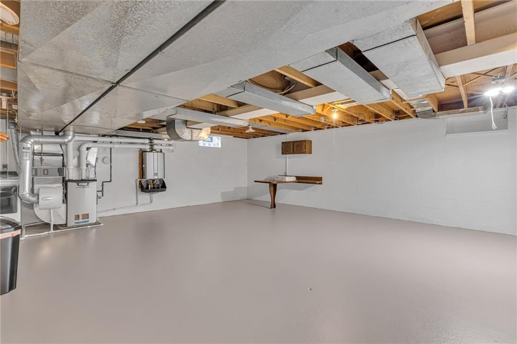 610 Davidson Drive Rochester, PA 15074 - Photo 25 of 30 a view of a indoor garage