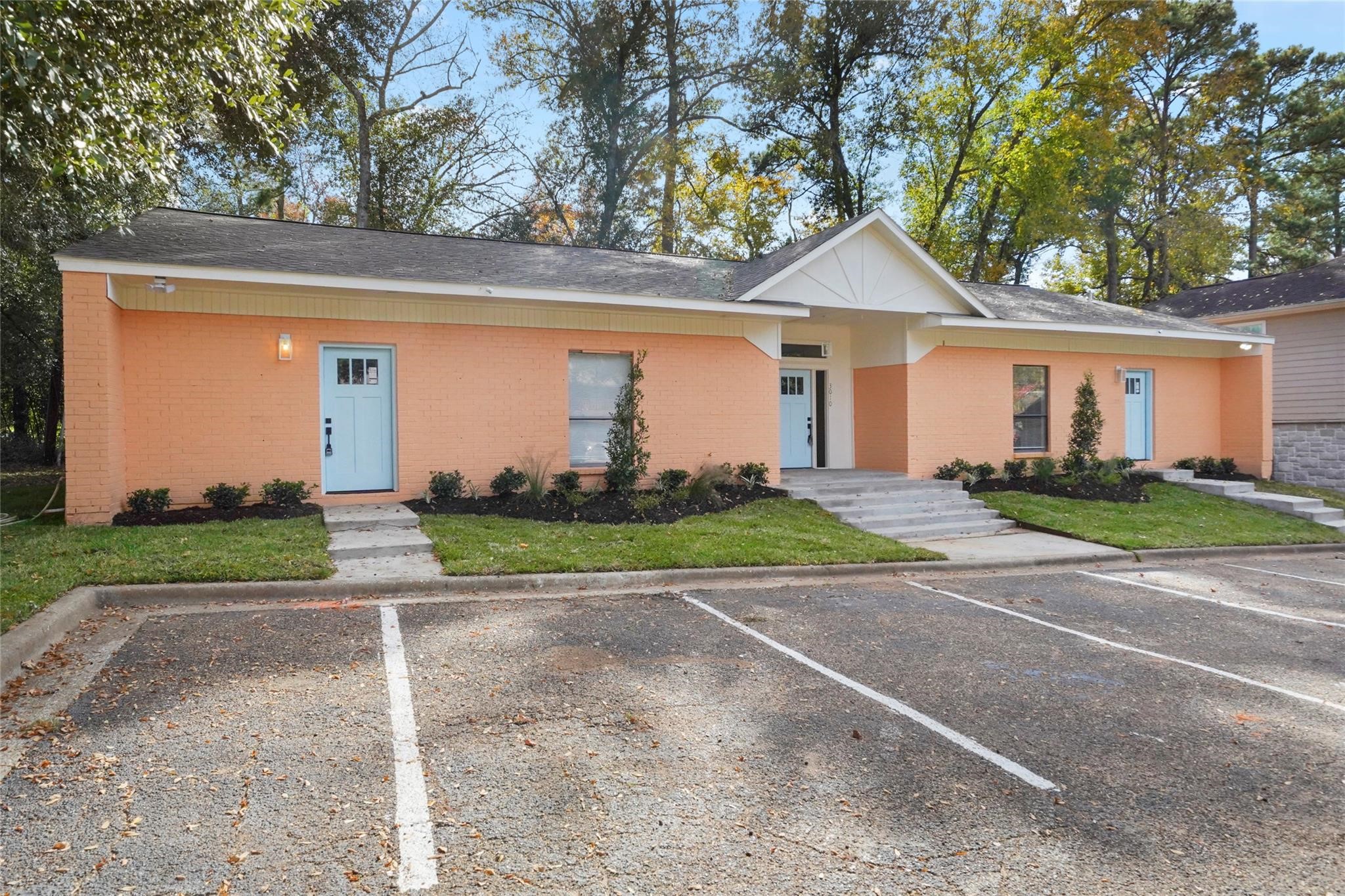 3010 Winding Way, Unit C Huntsville, TX 77340 - Photo 2 of 10