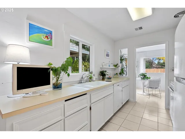 $629,000 | 15390 Southwest Davis Road, Beaverton, OR 97007