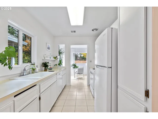 $629,000 | 15390 Southwest Davis Road, Beaverton, OR 97007