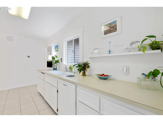 $629,000 | 15390 Southwest Davis Road, Beaverton, OR 97007