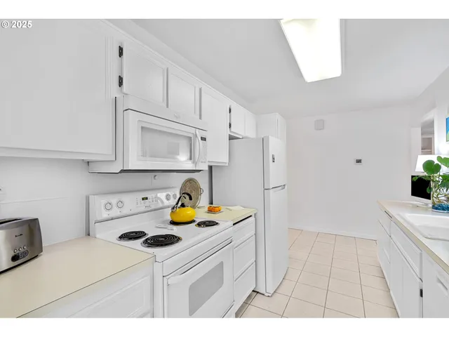 $629,000 | 15390 Southwest Davis Road, Beaverton, OR 97007