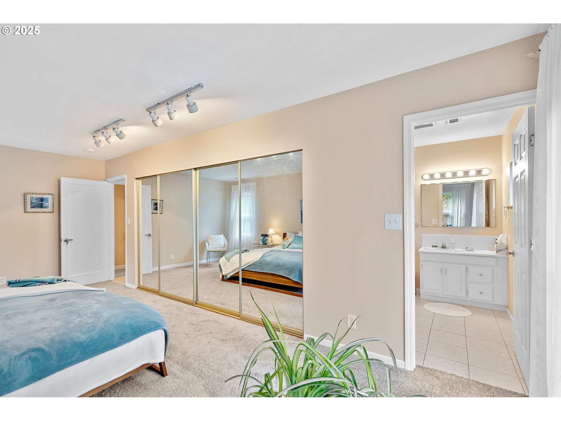 15390 Southwest Davis Road Beaverton, OR 97007 - Photo 24 of 46 a living room with furniture and wooden floor