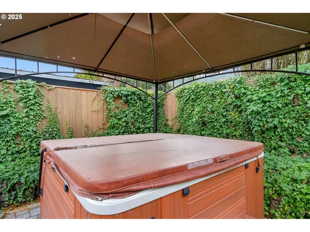 $629,000 | 15390 Southwest Davis Road, Beaverton, OR 97007