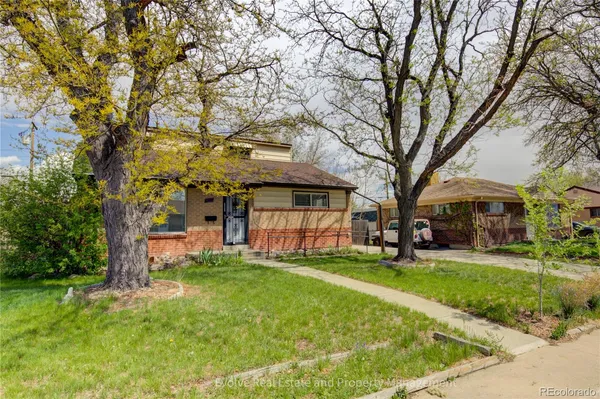 $2,995 | 6900 Larsh Drive, Denver, CO 80221