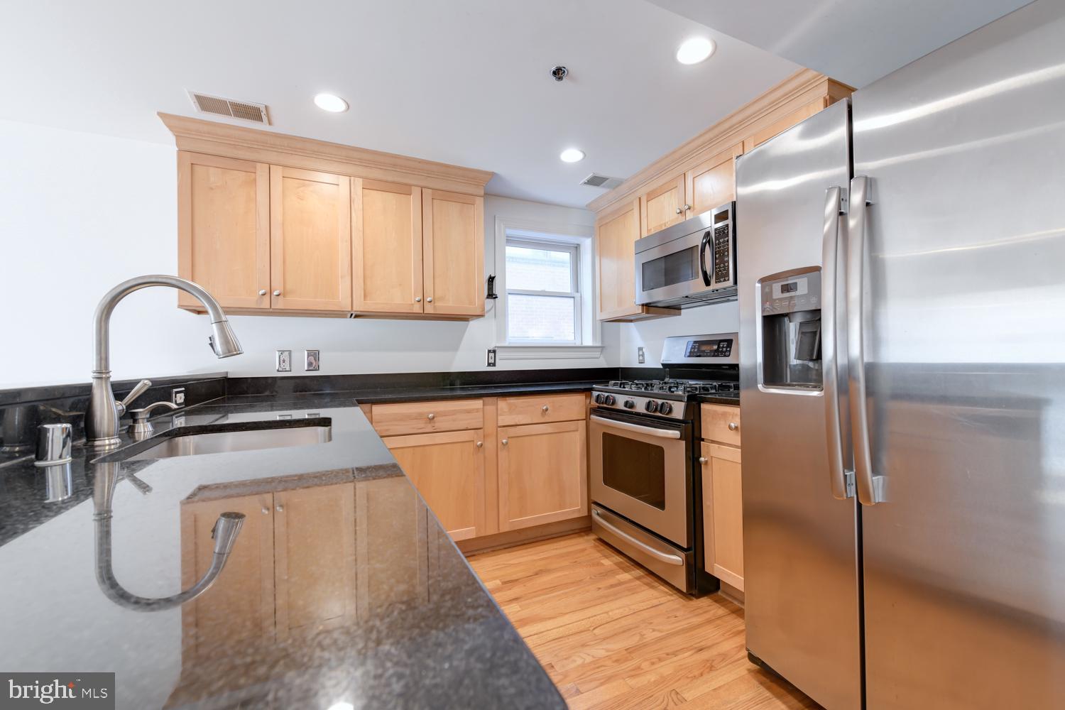 2432 Ontario Road Northwest, Unit 3 Washington, DC 20009 - Photo 7 of 23