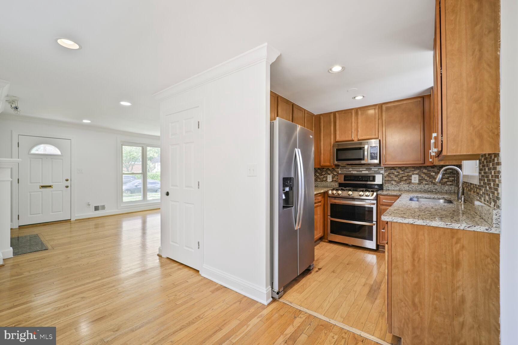 10213 Duvawn Place Silver Spring, MD 20902 - Photo 12 of 37